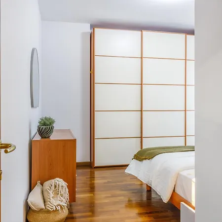 Parking & Free Wifi - Functional Apartament Modena