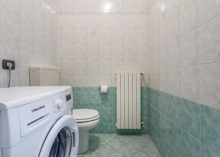 Parking & Free Wifi - Functional Апартаменти