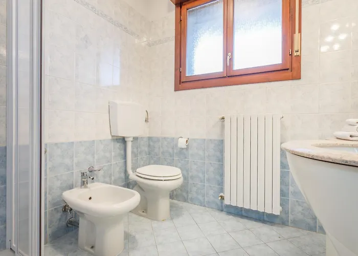 Parking & Free Wifi - Functional Апартаменти Модена